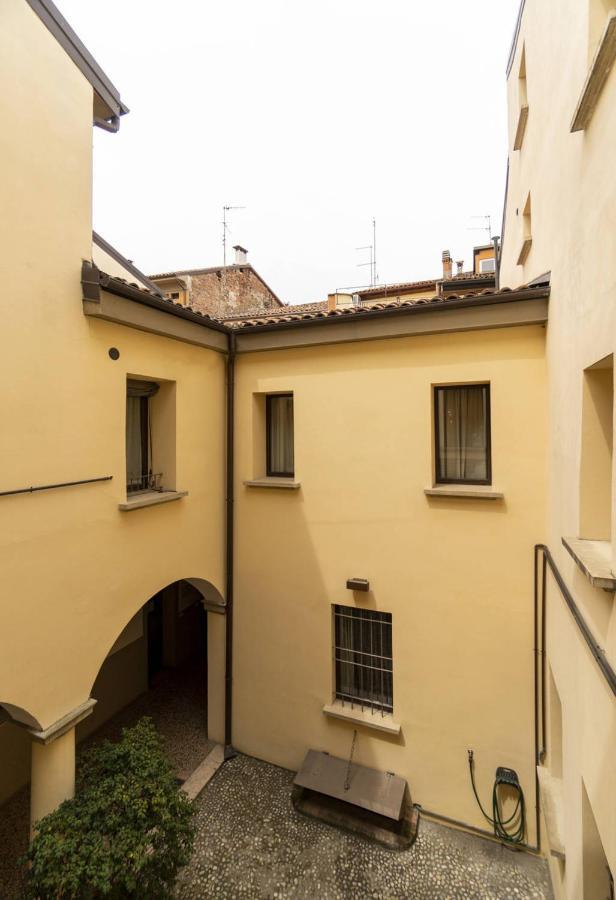 Broccaindosso 33 - Appartamento Nel Centro Storico 博洛尼亚 外观 照片